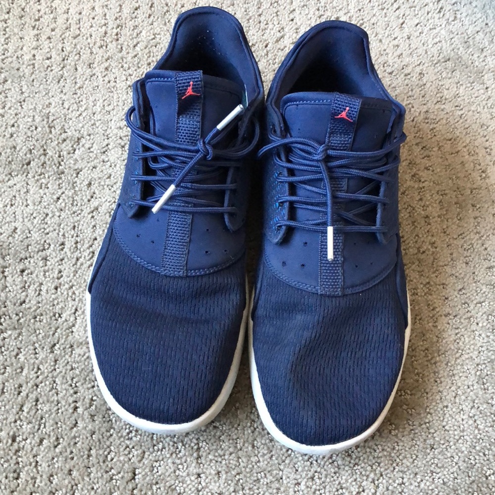 Jordan eclipses Mens 8.5
